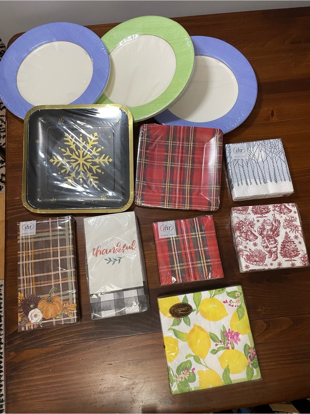 New Assorted Party Plates & Decorative Napkins